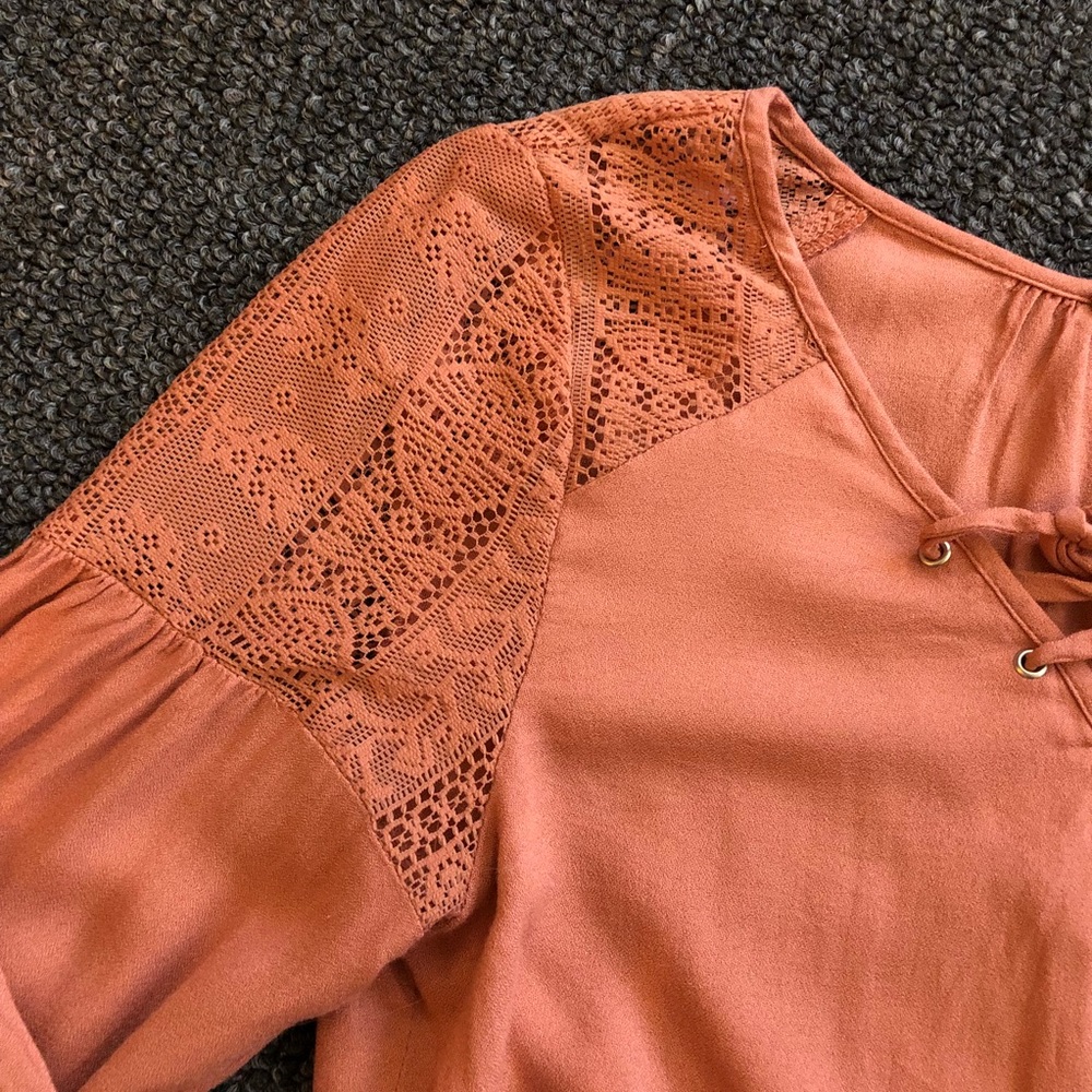Salmon Colored Lightweight 3/4 Sleeve Top - Picture 5 of 7